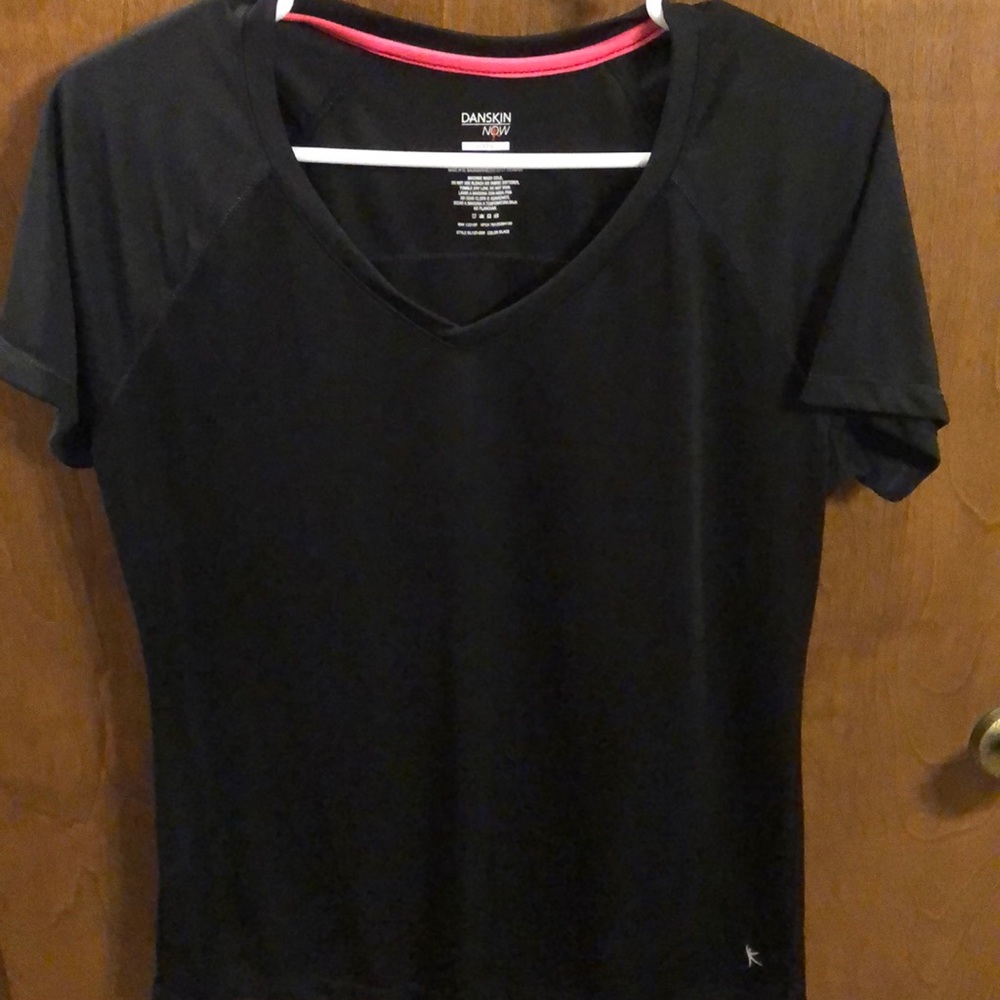 Black active tee